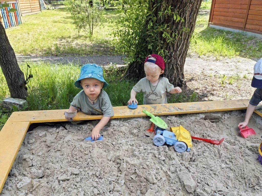 Одним из самых любимых занятий детей в детском саду на прогулке  является игра в песочнице. В ней мо