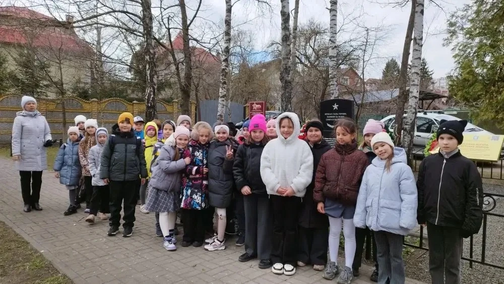 День штурма Кёнигсберга  Обучающиеся нашей школы приняли участие в торжественном возложении цветов к
