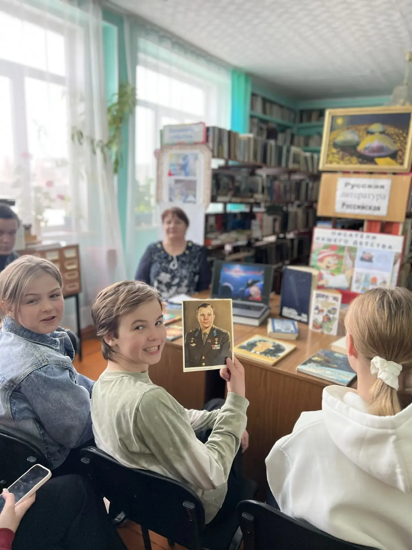 🚀В Каменской библиотеке прошла замечательная встреча с библиотекарем Марченко В.Д. Она...