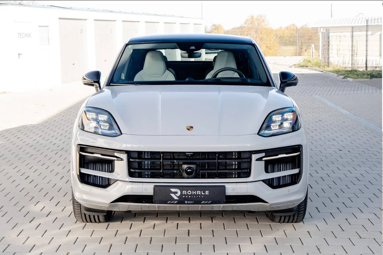 ⚡️   Porsche Cayenne Coupe Black Edition