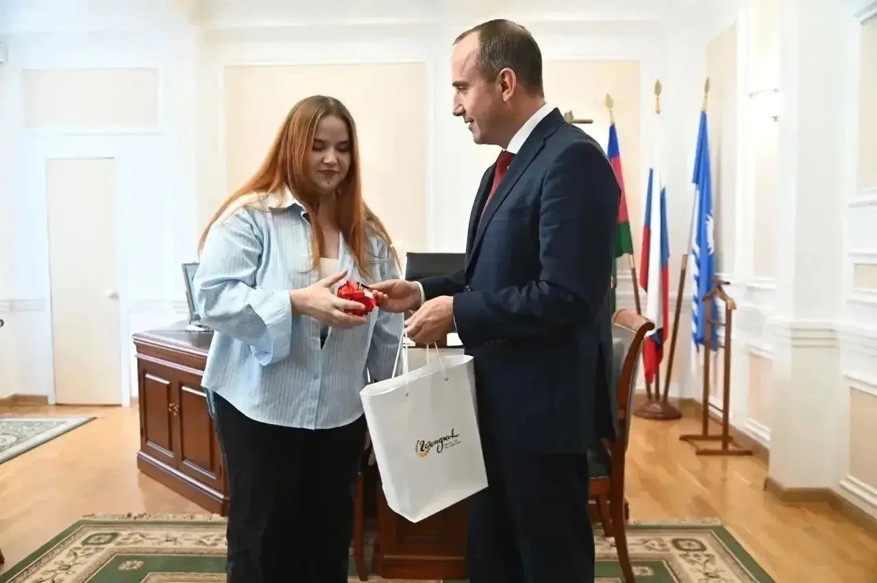 🔑 Ещё две девушки из числа детей, оставшихся без попечения родителей, получили квартир...