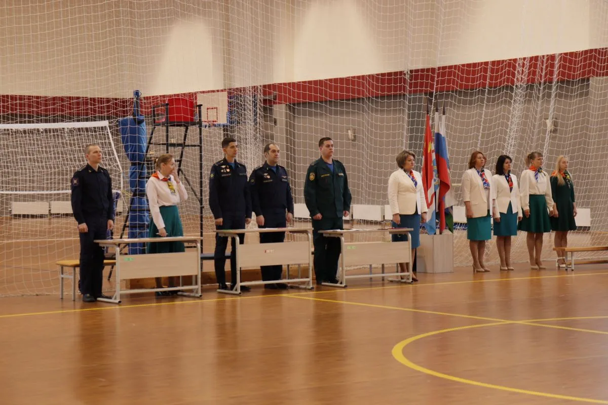 🇷🇺 СТРОЙ! ПЕСНЯ! НАСТОЯЩИЕ ЗАЩИТНИКИ! 🇷🇺   ✨Сегодня в нашей школе прошло важное и волнительное событ