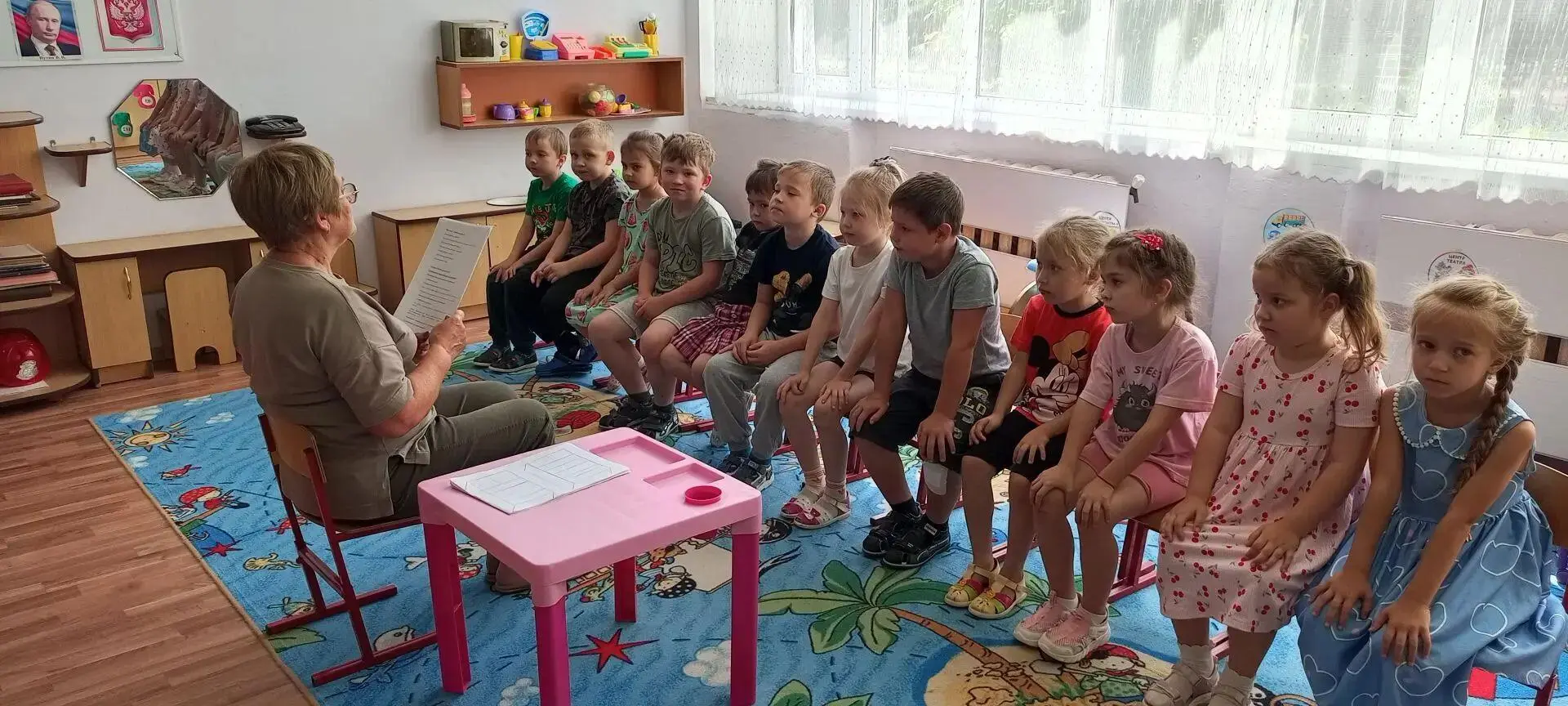 Чтоб здоровье раздобыть 
  Не надо далеко ходить
  Нужно нам самим стараться 
  И всё будет получать