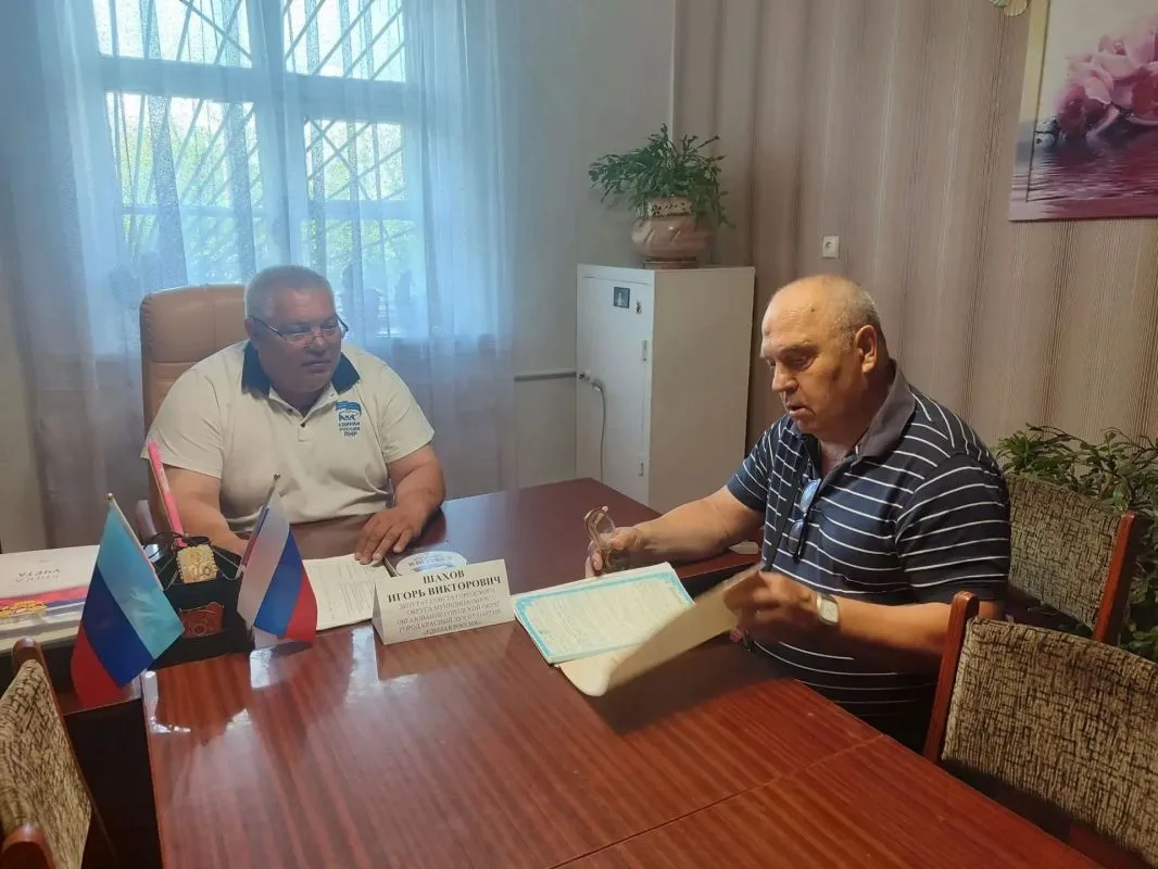 В Вахрушево депутат Игорь Шахов провел личный прием граждан