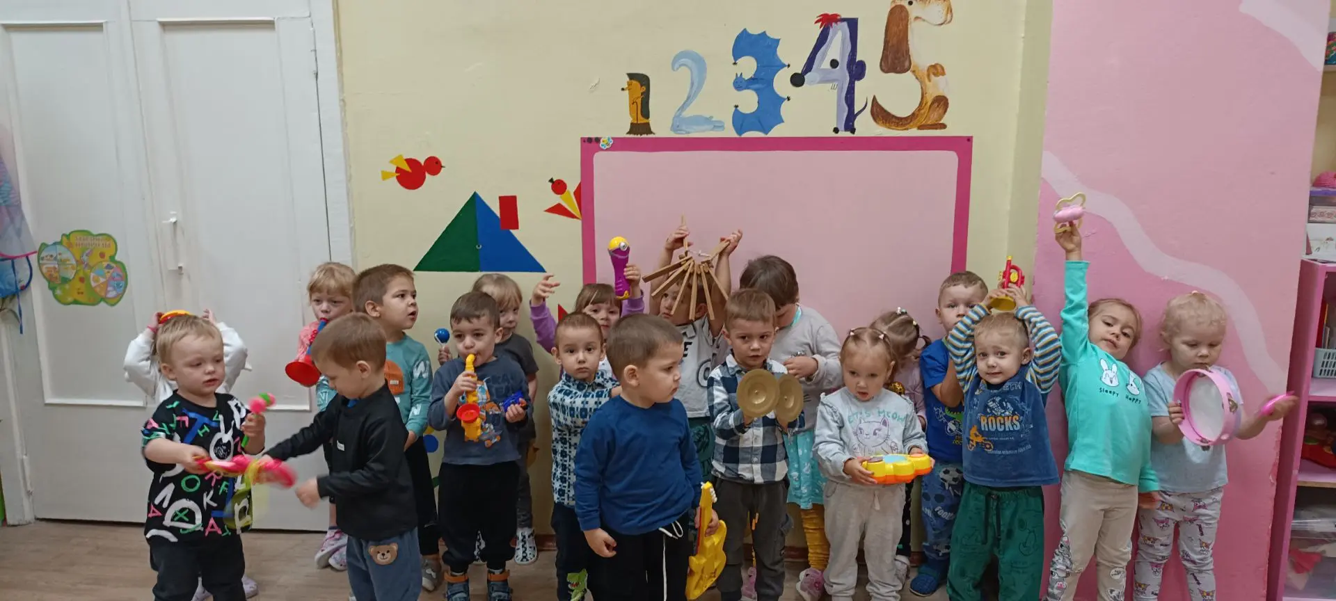 В музыкальном магазине