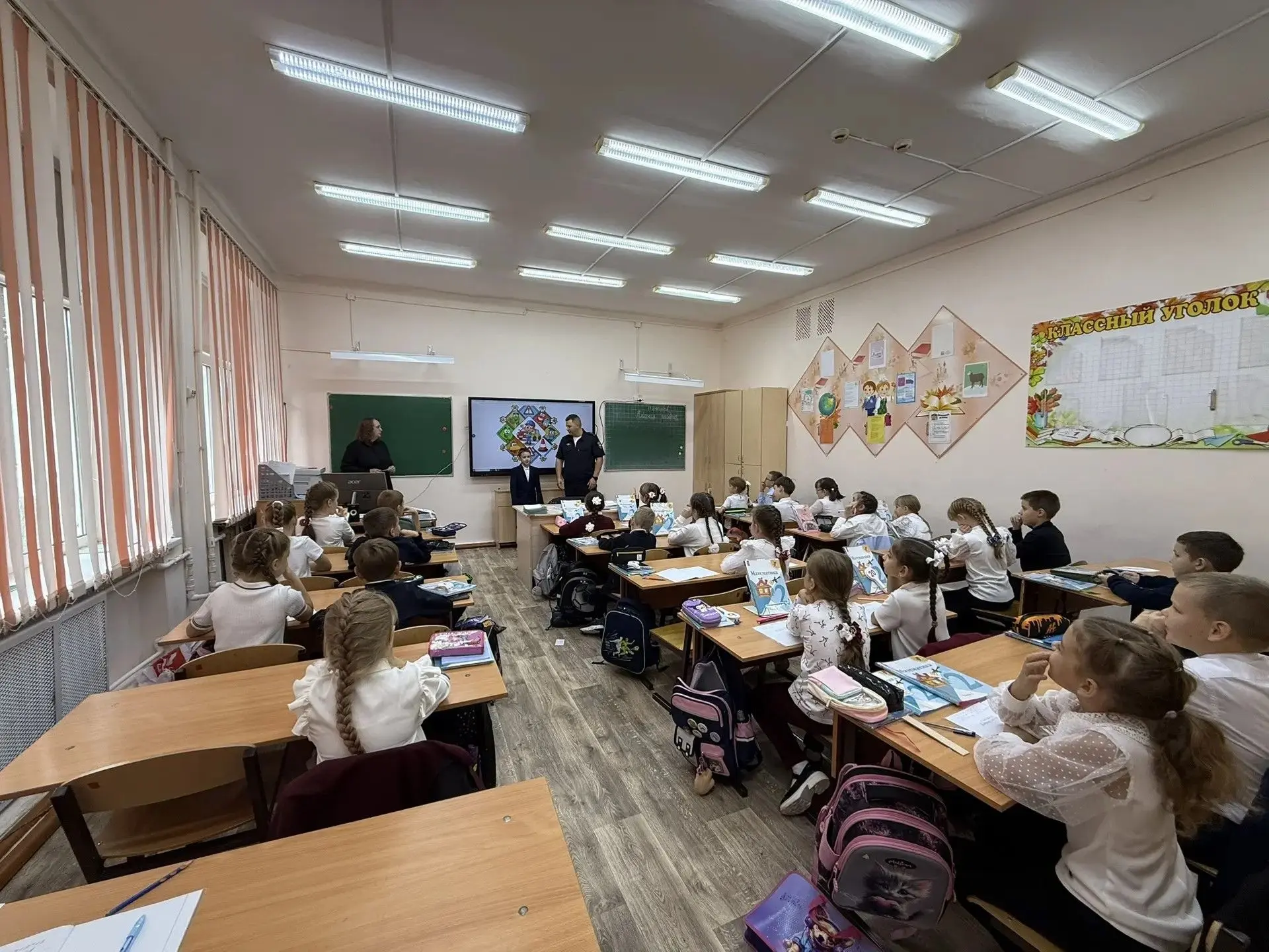 🚔 Сотрудники Госавтоинспекции Бугуруслана продолжают работу по предупреждению детского...