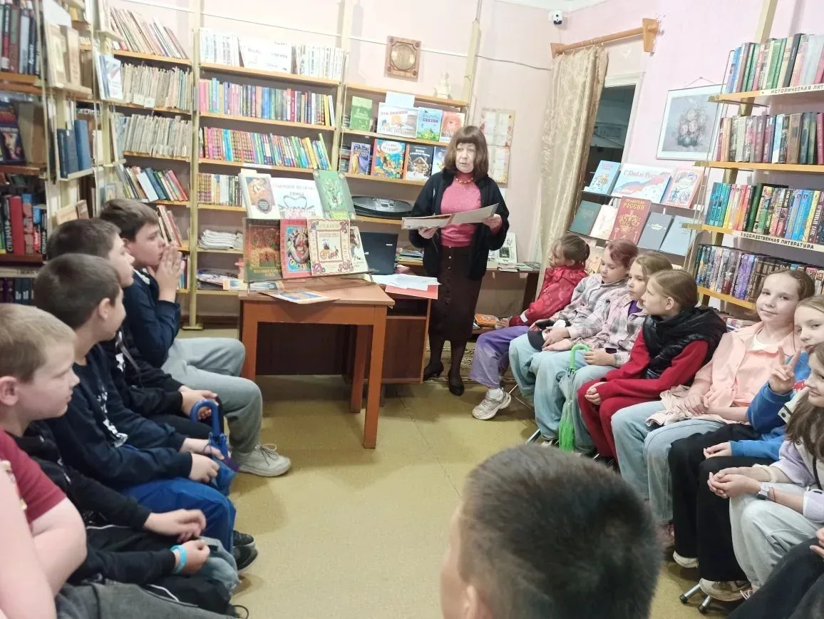 🌞Как прошёл наш день?
На 10 из 10! ⭐️

Сначала мы наведались в гости в библиотеку, а потом... погод