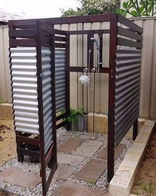 Варианты летнего душа, который можно сделать на своем дачном участке

🏡 Дачный участок - ПОДПИСАТЬС