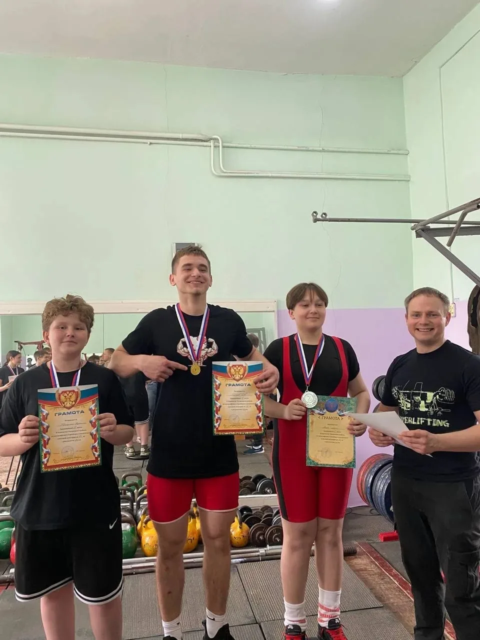 Соревнования по пауэрлифтингу в спортивной школе  18 апреля в спортивной школе «Виктория» г. Тихорец