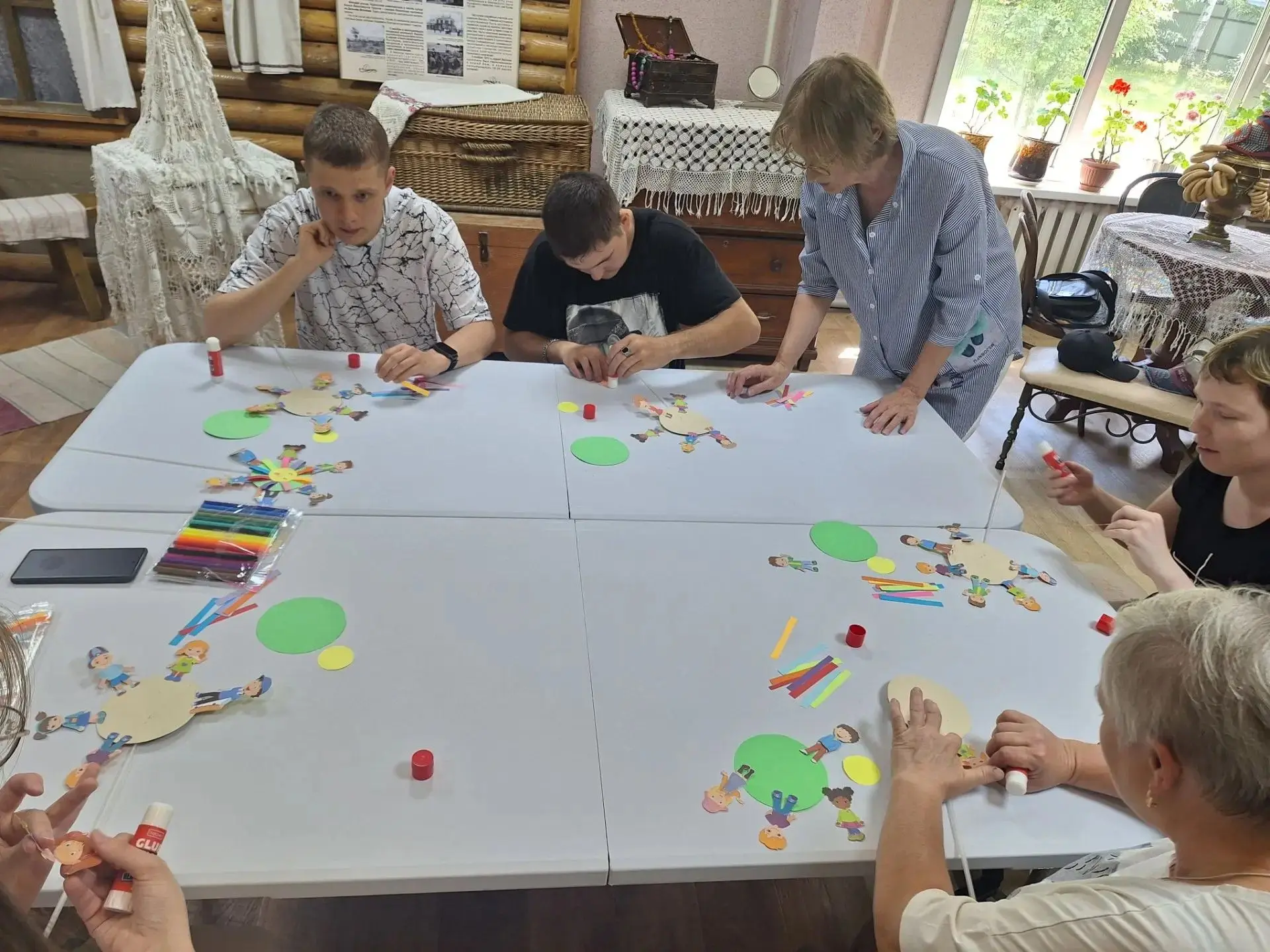 Краеведческий посетили ребята из «Родника»
В рамках Года единства народов России вчера 23 июня в кра