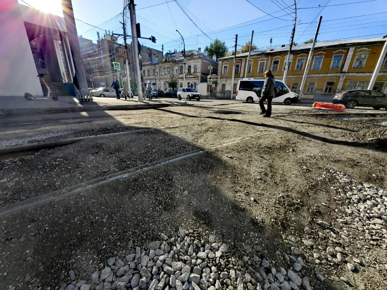 «— Слушай, какой моральный человек в Москву без денег едет? Ну пошёл в ресторан, туда-с...