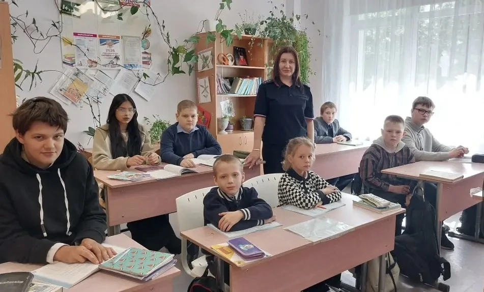 👮‍♀️Безопасные каникулы: встреча с инспектором ПДН в преддверии лета.