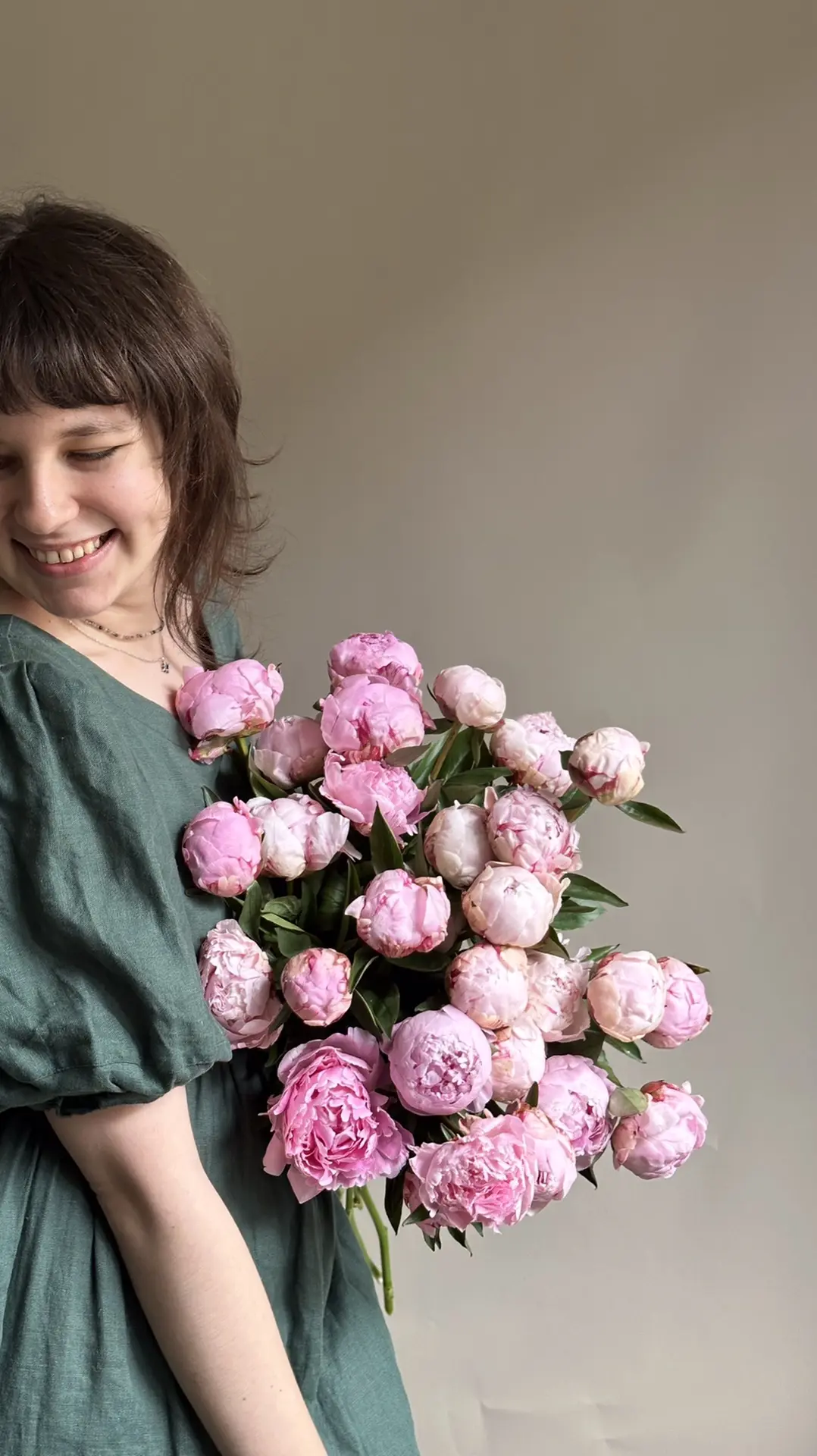 Аааа 💗 только три дня пионы Сара Бернард по 350.- 😍

Скорее забирайте нежные охапки цветов по слад