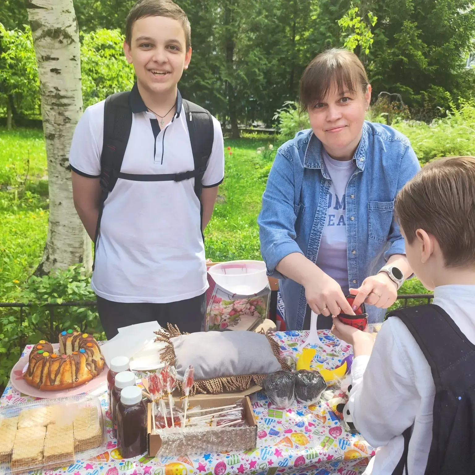 Сегодня в лицее прошла  ✅Весенняя благотворительная ярмарка🙏🙏  Каждый класс принял активное участие,