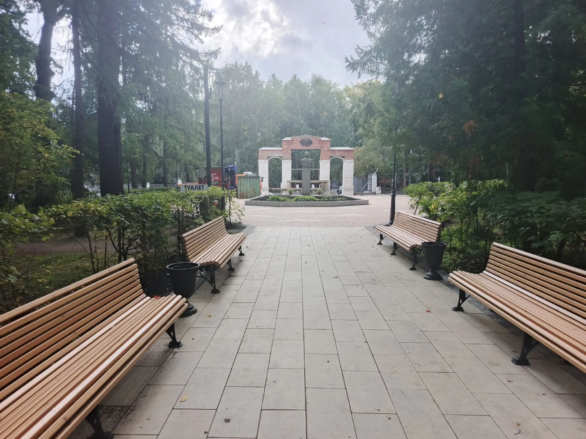 Очередной этап благоустройства парка Белинского в Пензе выполнен на 95%. Об этом сообщи...