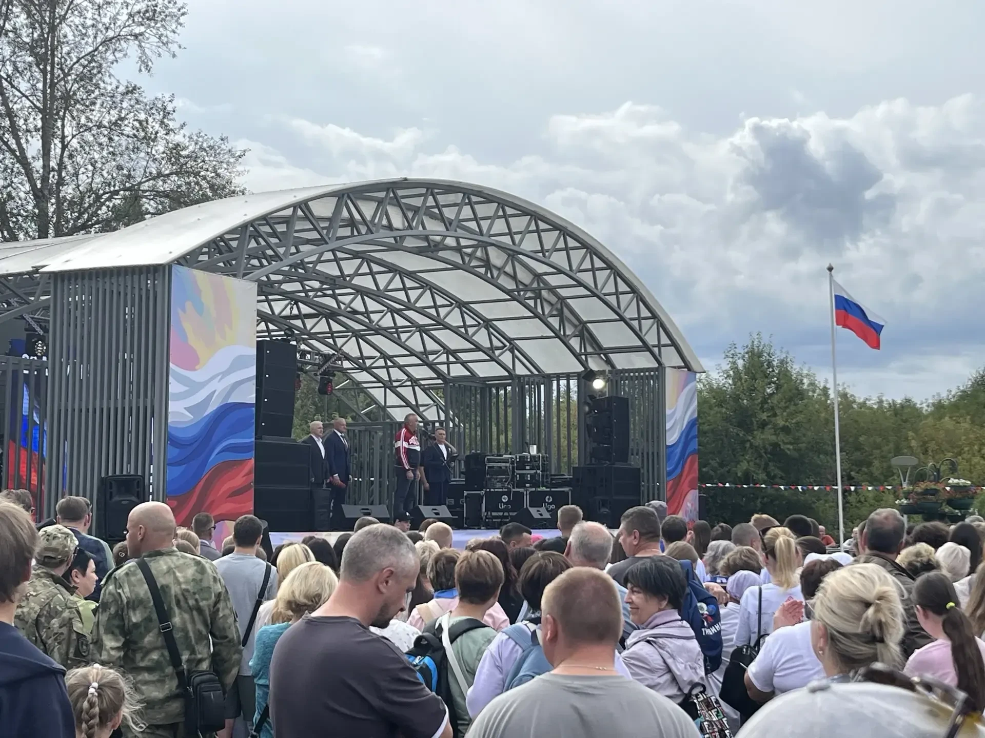 День Государственного флага России в Тихвине!