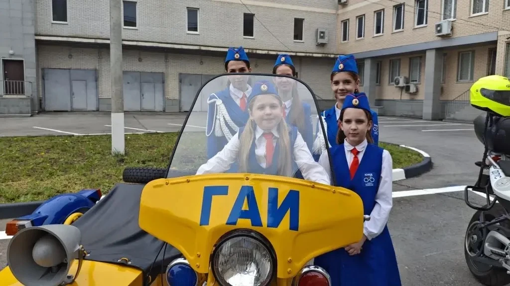 Поздравляем отряд «Зеленый свет»  юных инспекторов движения Рассветовской СОШ, занявших 3 место в об
