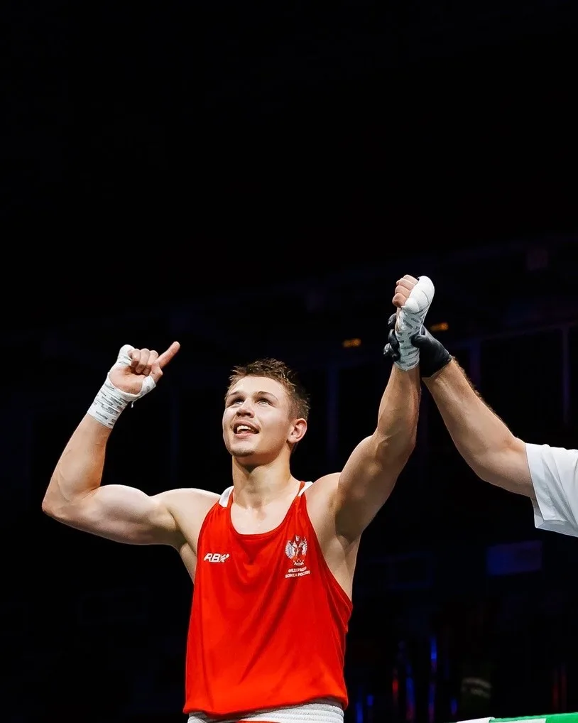 Болеем за Данила Шенхнета сегодня в полуфинале чемпионата России по боксу!