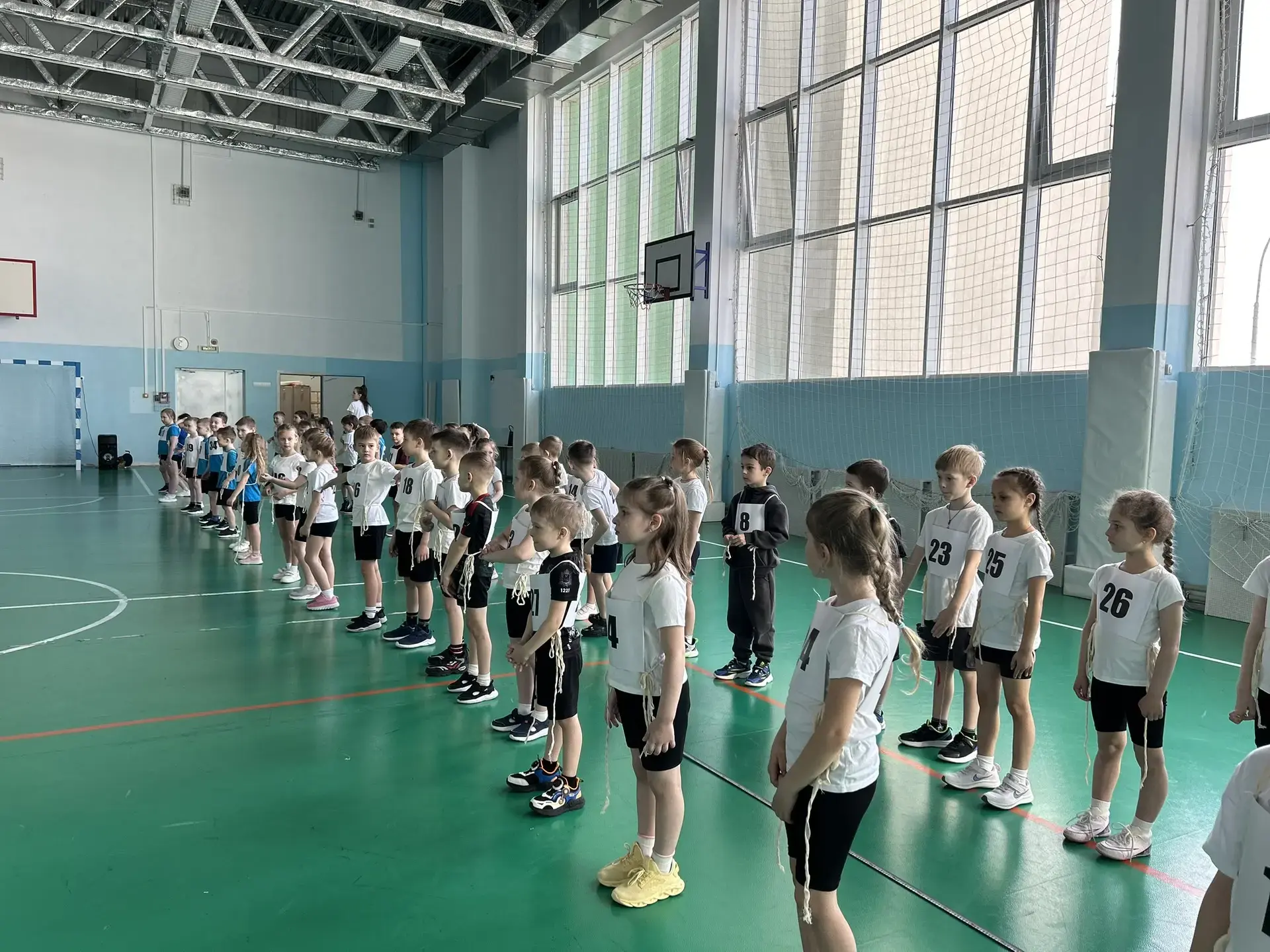 🏅 Спорт начинается с детства!   Наша школа превратилась в настоящий центр чемпионов. К нам в гости п
