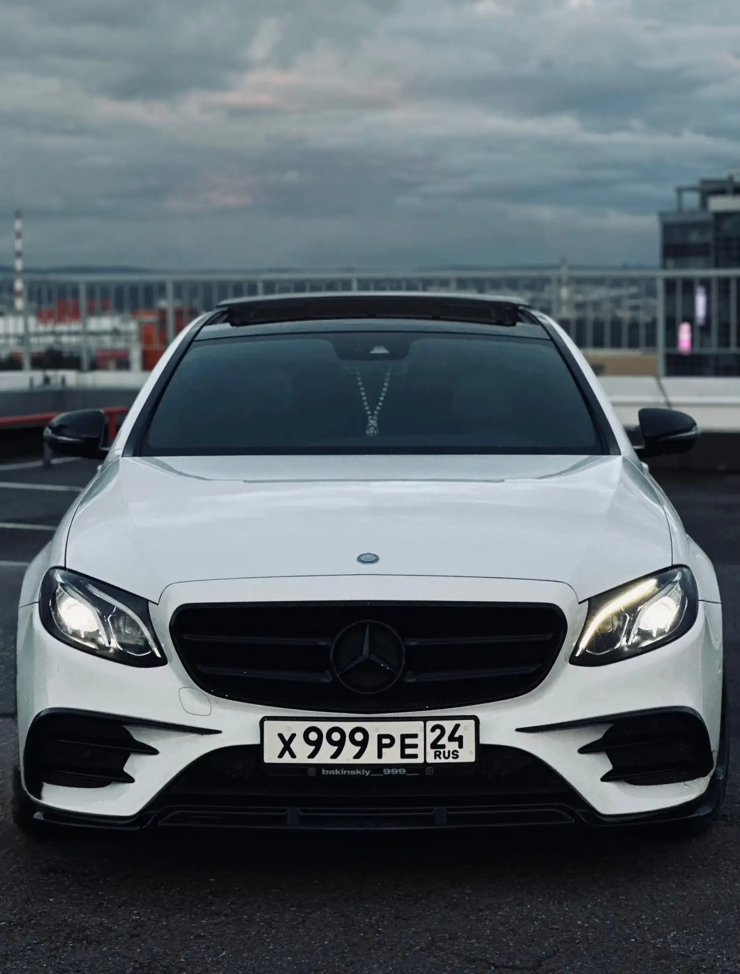 Продам автомобиль ! W213 2016г