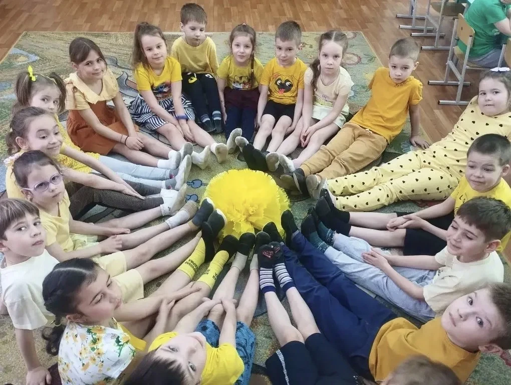 💢 Цветная неделя: день второй – жёлтый  Друзья! В дошкольном здании №6 продолжается «Цветная неделя»