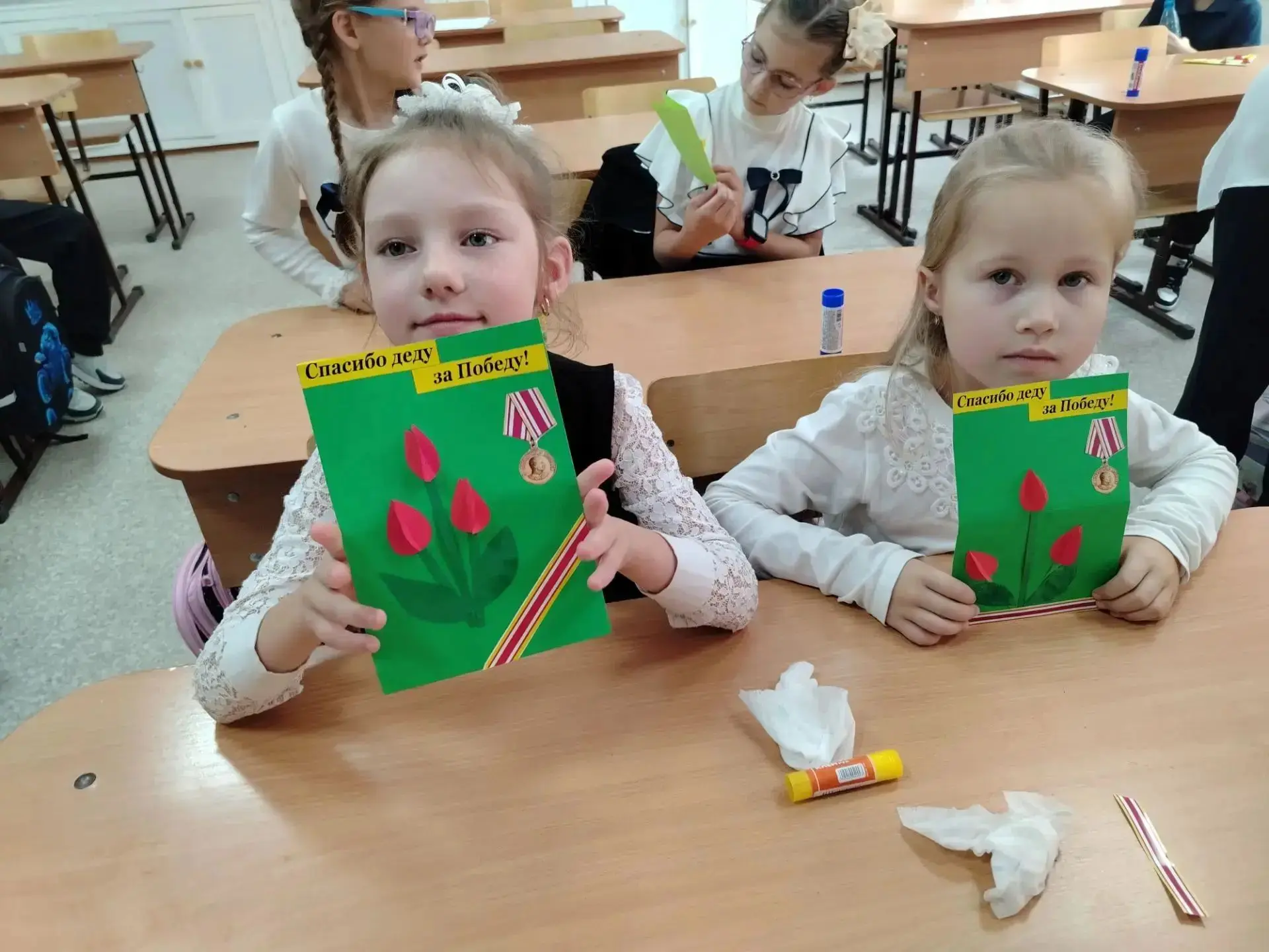3 сентября в школе посёлка городского типа Хрустальный состоялось значимое и трогательн...