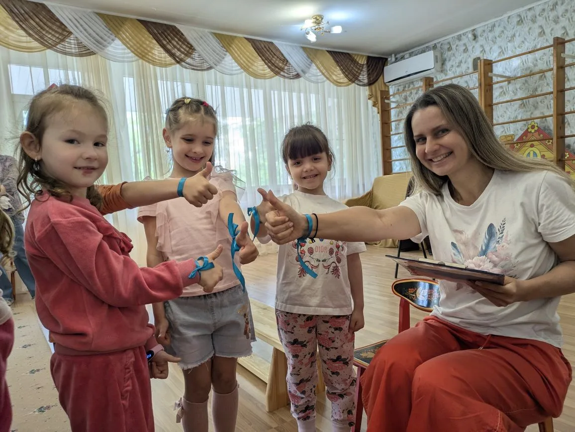 С Днём защиты детей! 🎈

Желаем нашим ребятам крепкого здоровья, интересных открытий и верных друзей