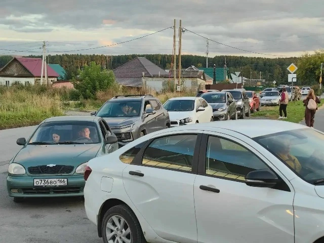 В Ревде несколько дней сохраняются перебои с бензином. В четверг, 27 августа, автомобил...