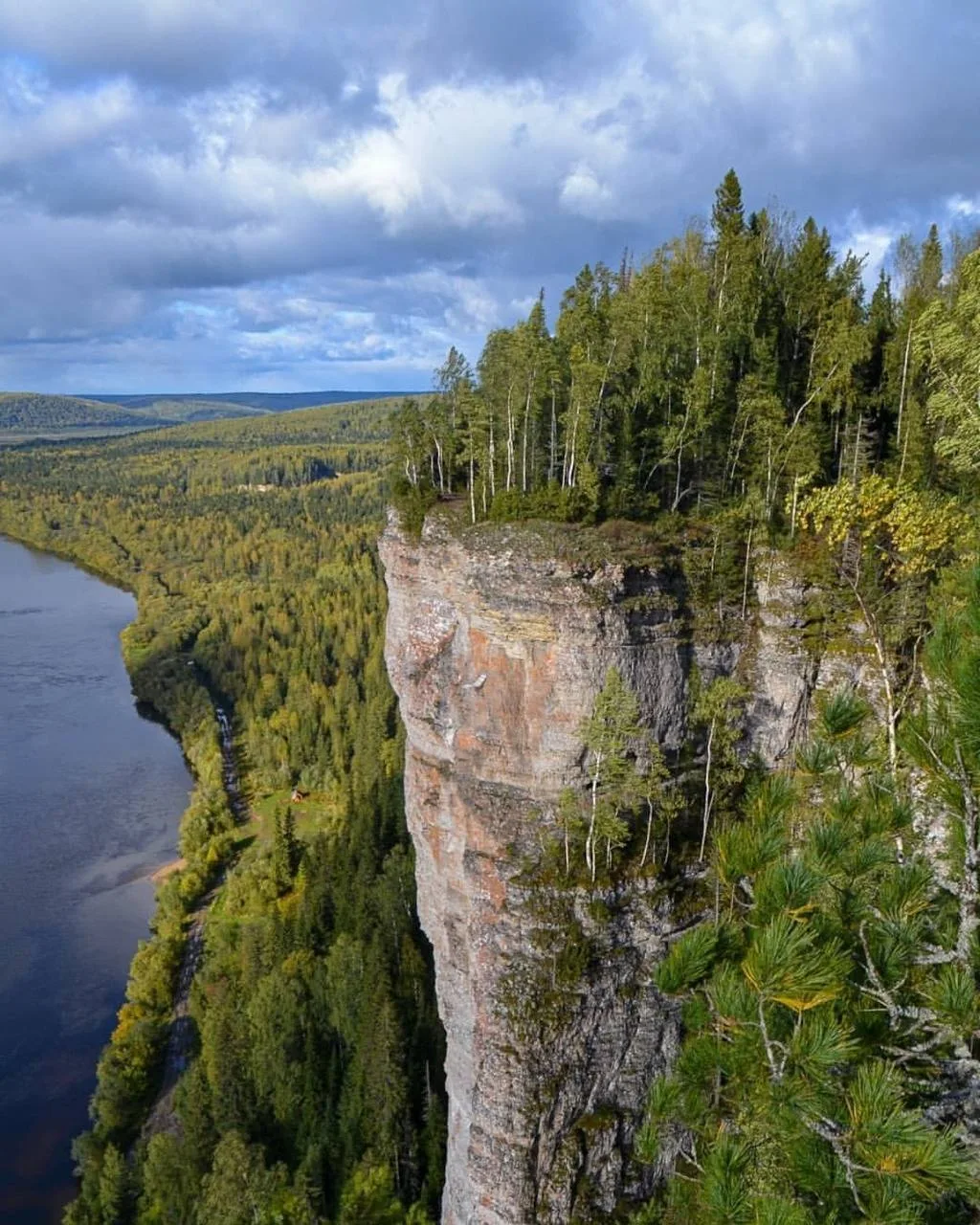 Открытки из Пермского края

Автор: Эдуард Цыпленков eduard_from_rus



Поделиться фото/видео