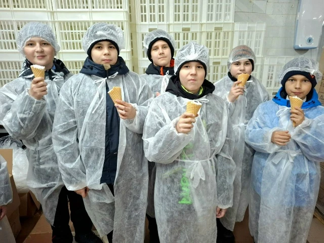 🍦В рамках проекта "Живые уроки" обучающиеся 6К класса отправились на самую вкусную экскурсию – на за