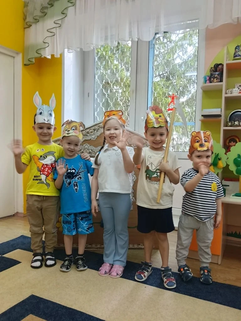 Сегодня в группе 4 мы  завершили итоговые задания, приуроченные к Году дошкольного образования. Восп
