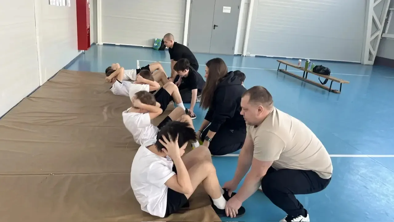❄️💪 Мороз — не повод отступать!  Сегодня, 24 февраля 2026 года, несмотря на сильный мороз, наши юные