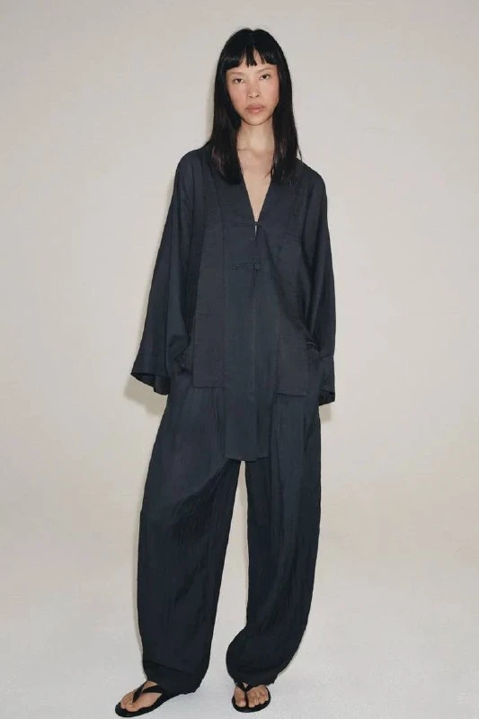 ZARA NEW 

Блузка — 6 210₽ 
Брюки — 6 210₽ 
Топ — 2 700₽ 
Платье — 5 400₽ 
Очки — 5 400₽ 
Платье — 6