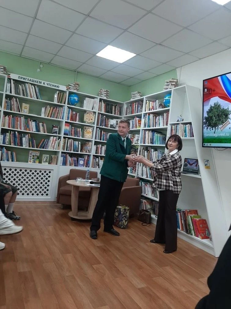 📌 Сохранение традиций: преподаватель ИЛХ передала эстафету школьникам. В рамках Всероссийской акции 