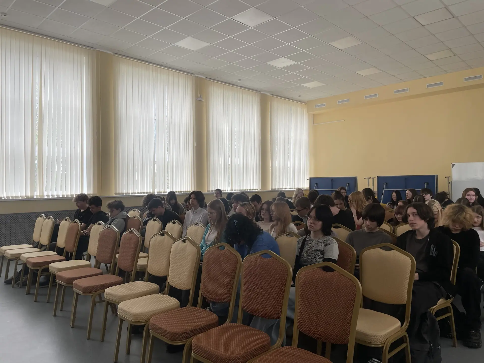 Сегодня к 9-классникам пришли специалисты из «Алабуги» 🎓.   Они подробно рассказали о возможностях п