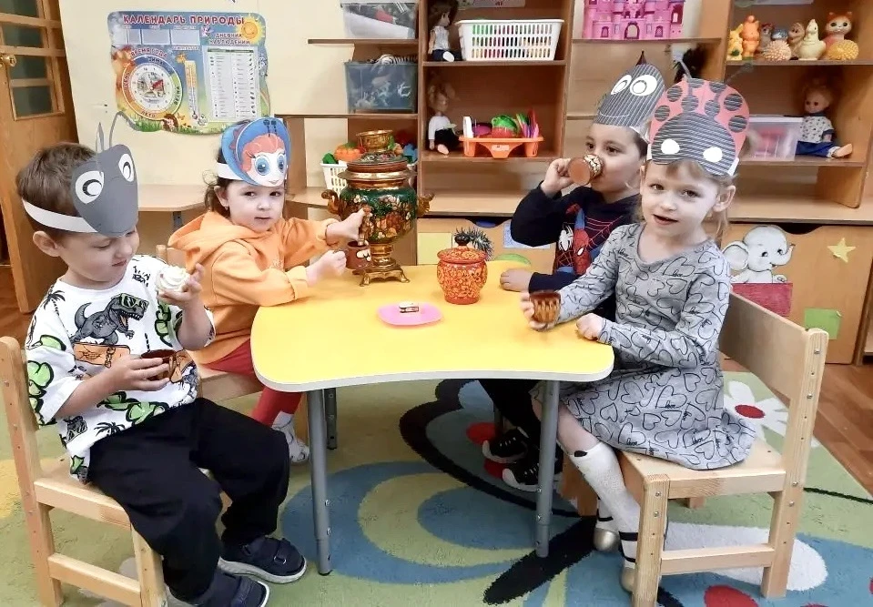 УЧИМСЯ, ИГРАЯ (Часть 1) 🤩 Чтобы развить в детях интерес к обучению в школе, наши дошколята учатся но