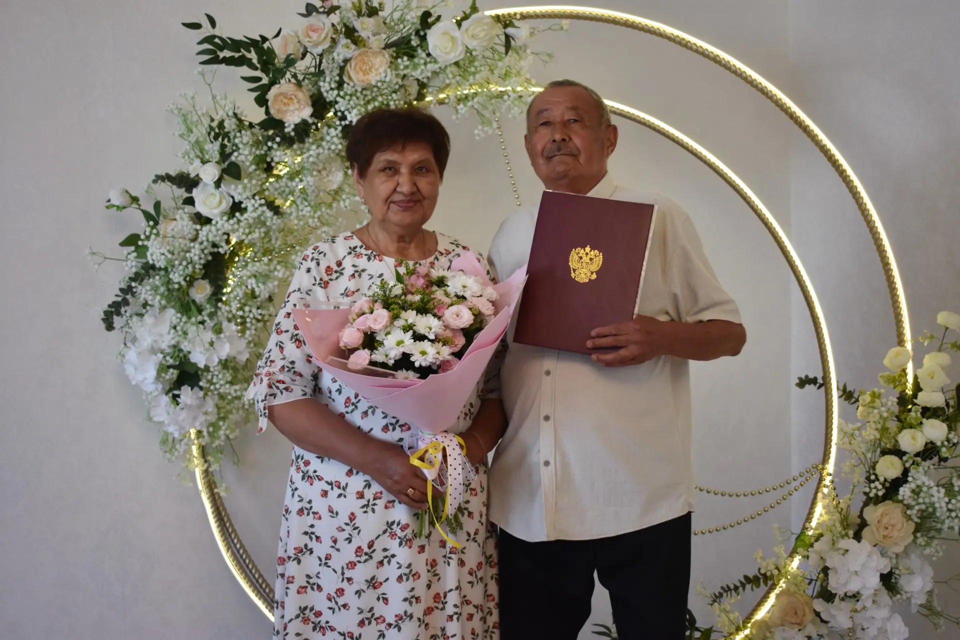 💫50 лет семейной жизни - это особое событие. В народе такая годовщина называется "золотая свадьба",