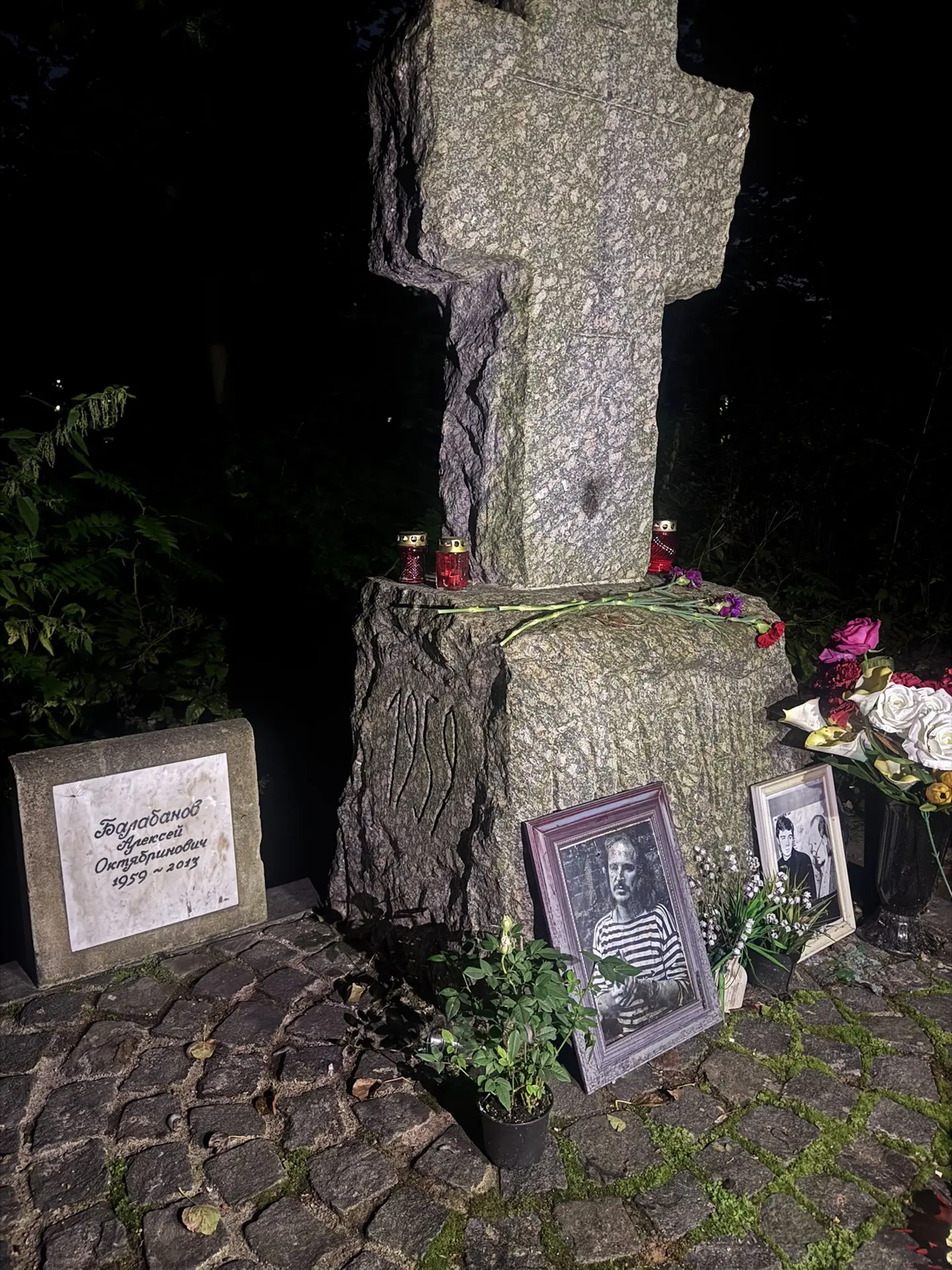 Здравствуйте, дорогие наши мальчики и девочки, дяденьки и тётеньки!