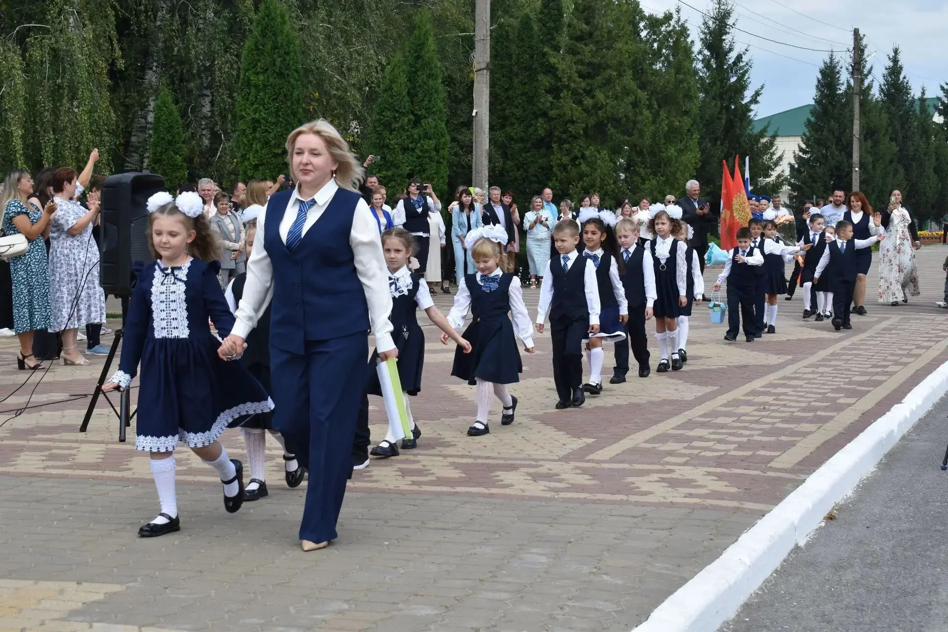 Торжественные линейки, посвящённые Дню знаний, прошли сегодня во всех школах Измалковск...