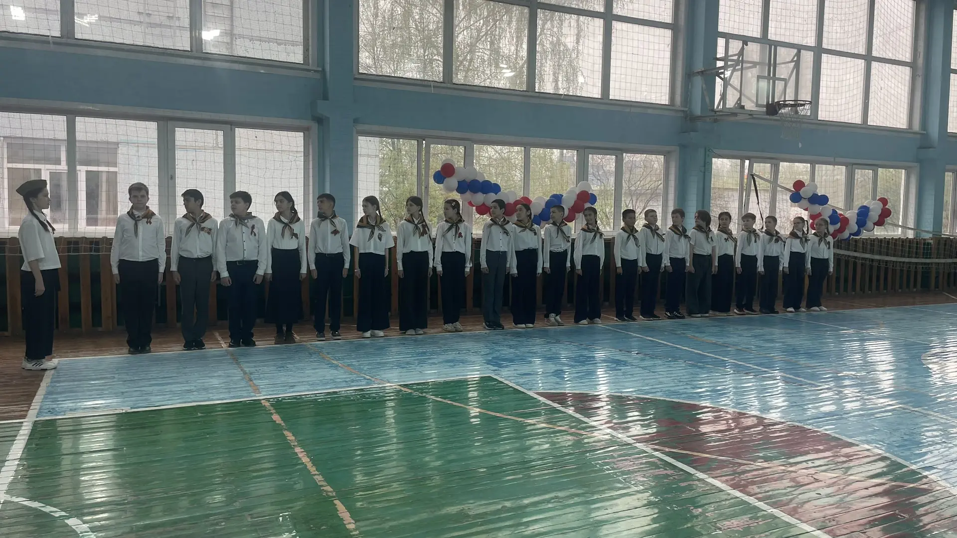 🎉 Смотр строя и песни "Аты-баты" в 5 классах 🎉  Дорогие ученики, учителя и родители!  Сегодня в наше