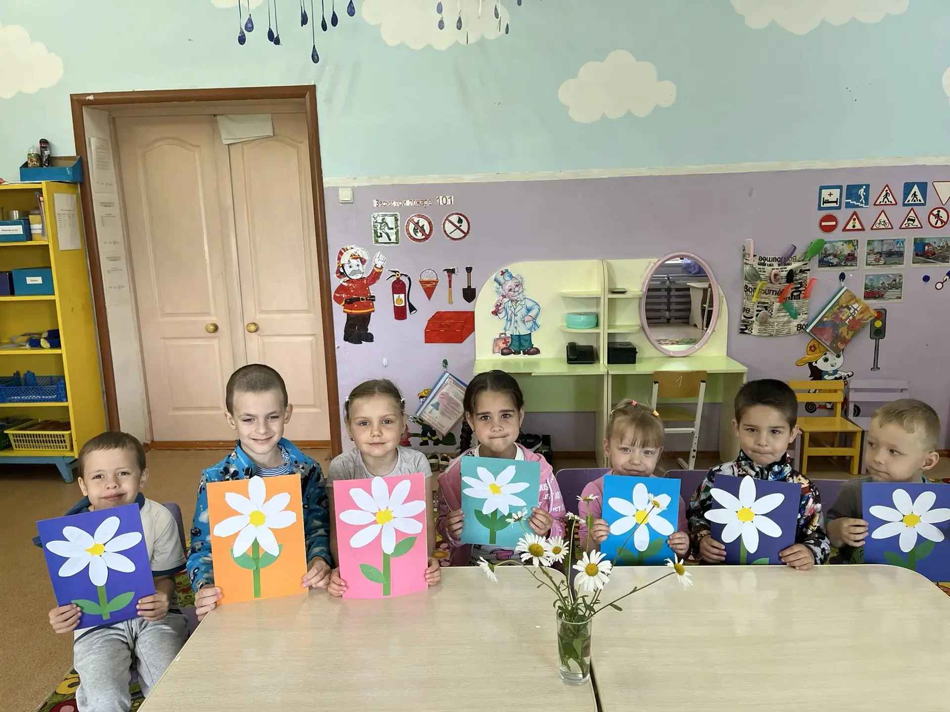 24 июня
День ромашки.
Праздник солнца, тепла и доброты!🌼