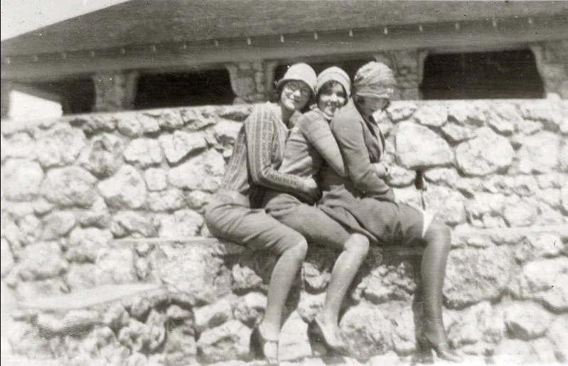 Найденный на гаражной распродаже семейный альбом 1920-х годов
