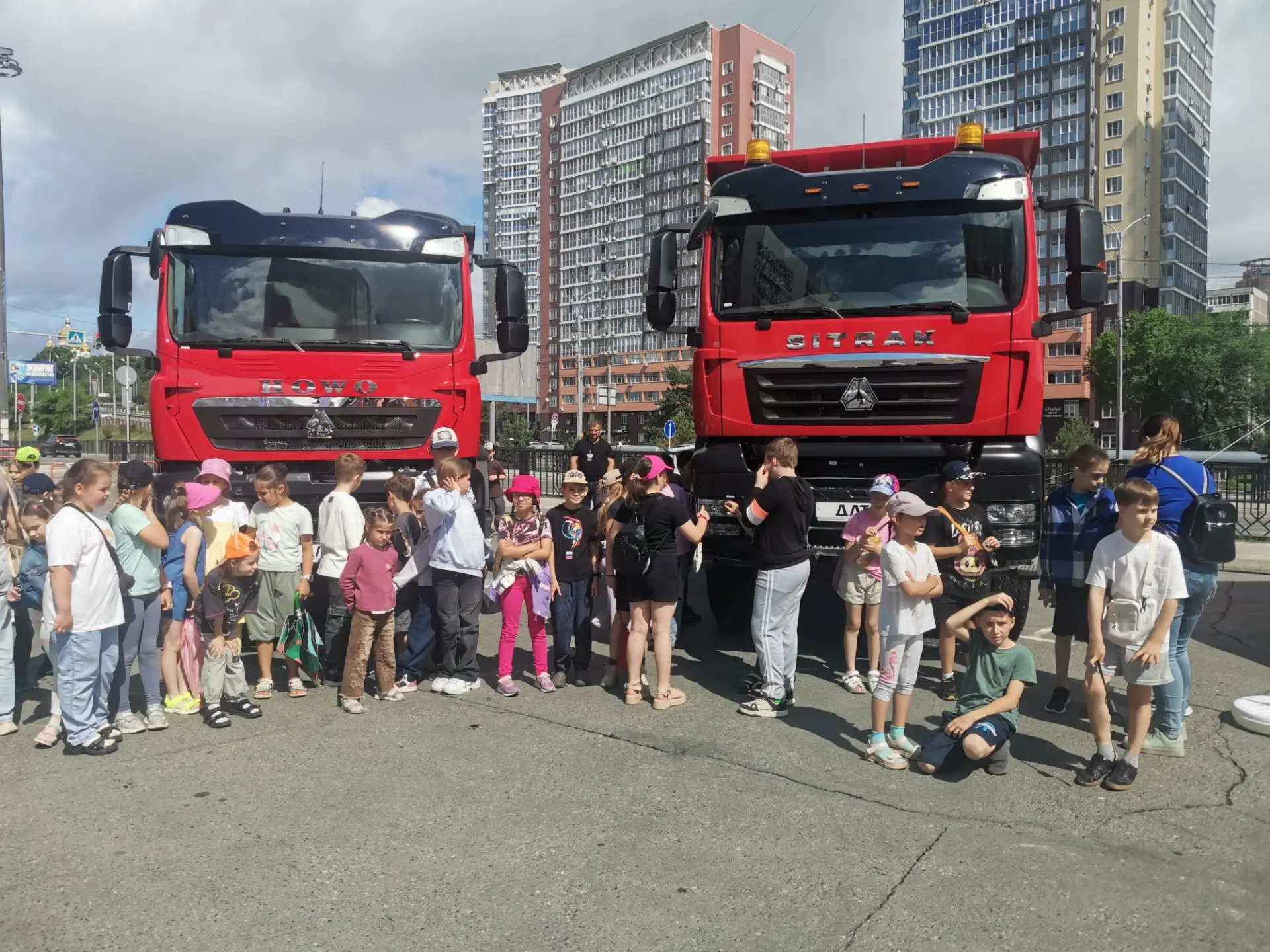 🚚 Большие машины — большие возможности!

👍🏻Вчера ребята из нашего пришкольного лагеря провели ден