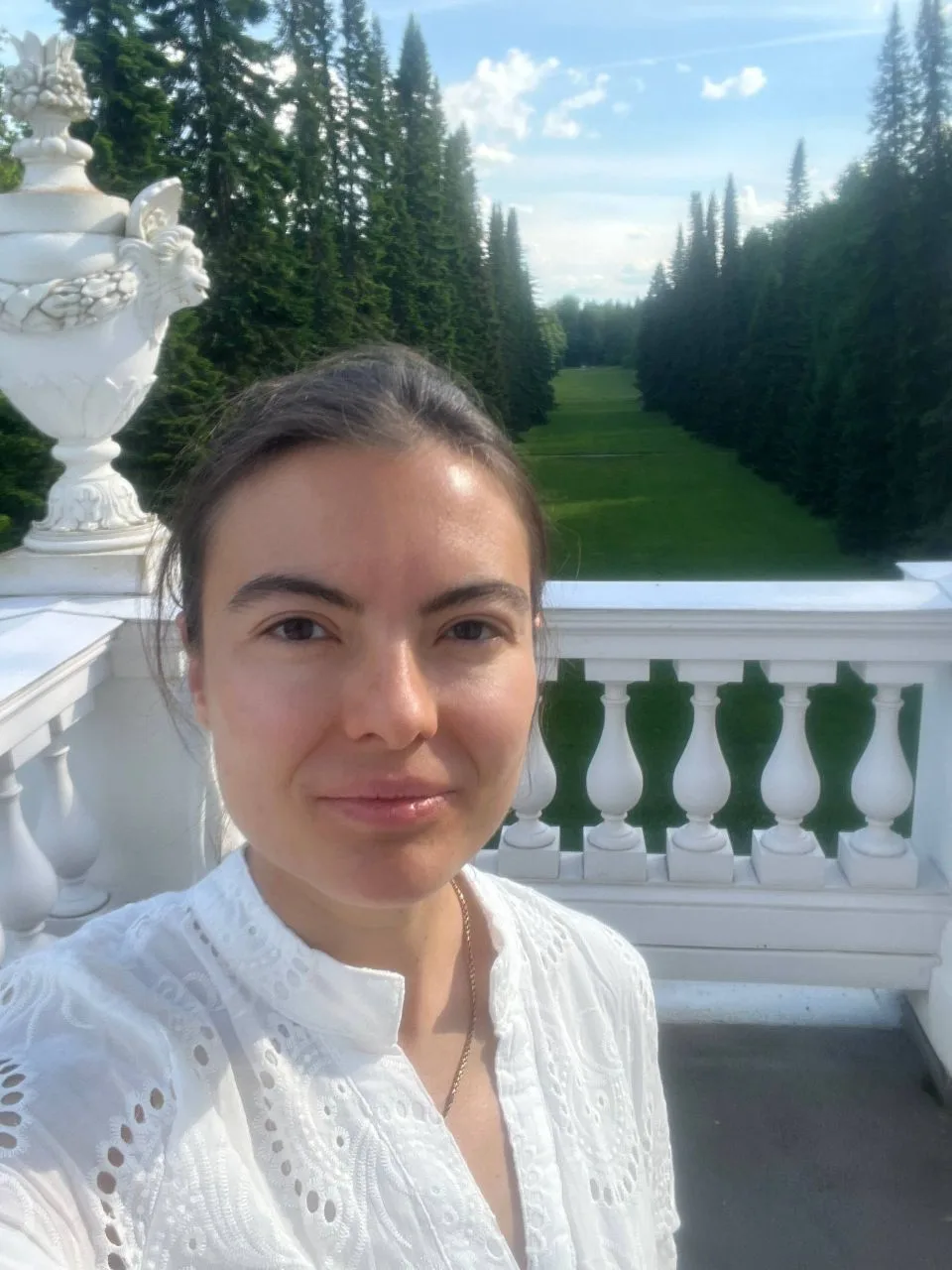Привет) ищу приятную компанию на ЗОЖе для  прогулки по Питергофу 38+