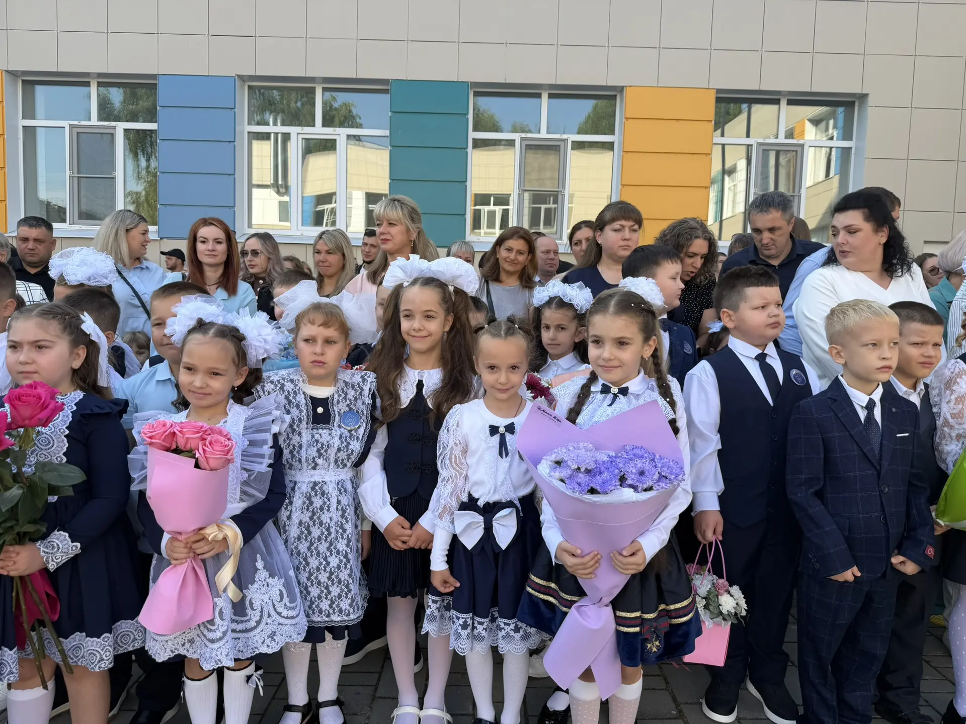 🎓 1 сентября: торжественная линейка и добрая традиция! 💐