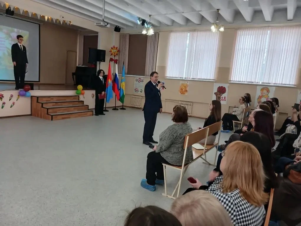 💃🎤 Яркий праздник красоты и таланта — Международный женский день в нашем лицее! 🌷😍  Дорогие друзья! 