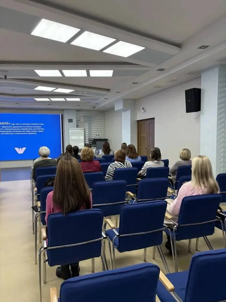 «Жизнь в гармонии с собой»: жительница Сургута оказывает психологическую помощь женщинам из семей уч