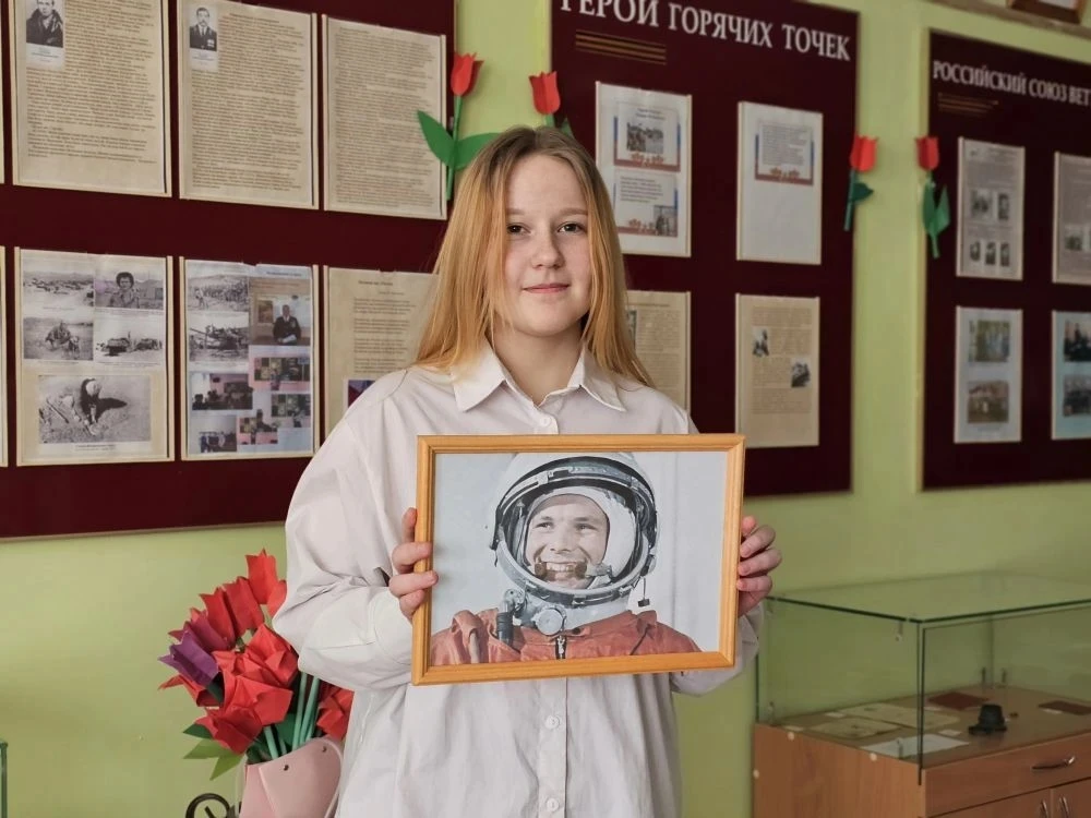 Всероссийская акция «Улыбка Гагарина» 🌟  10 апреля активисты волонтёрского отряда "Добровольцы" прис