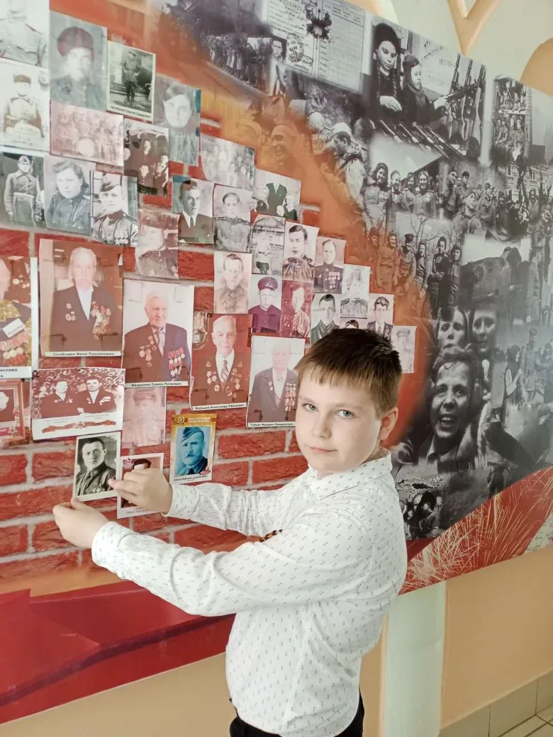 🕯 В преддверии празднования Дня Победы наша школа приняла участие во всероссийской акции «Стена Памя
