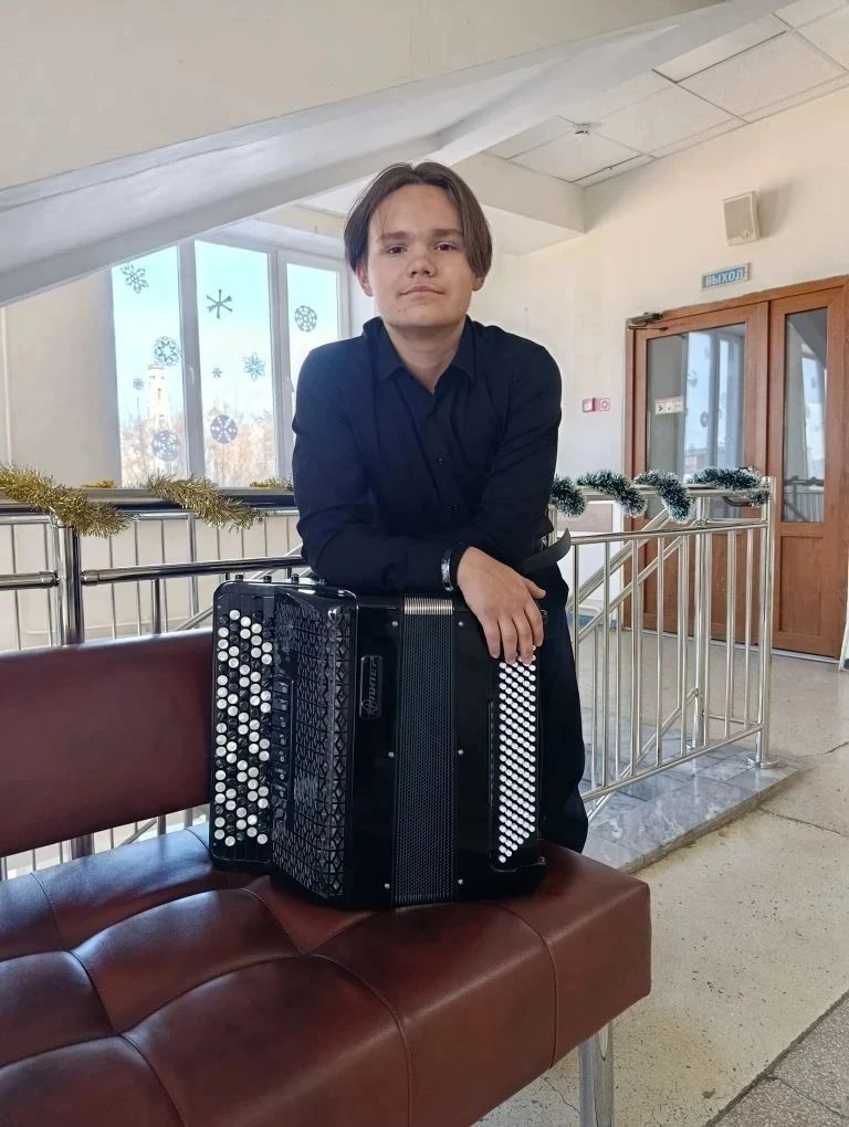 Полевчанин стал лауреатом всероссийского конкурса исполнителей на баяне, аккордеоне и гармони
Учащий